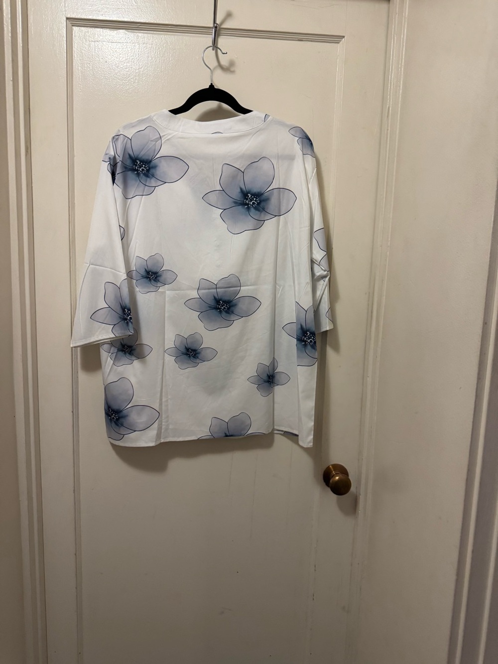 MISSLOOK White Long-Sleeve Shirt with Blue Floral Print